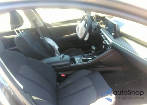 2021 Kia K5 Lxs z USA, uszkodzony, nr VIN 5XXG14J25MG017125